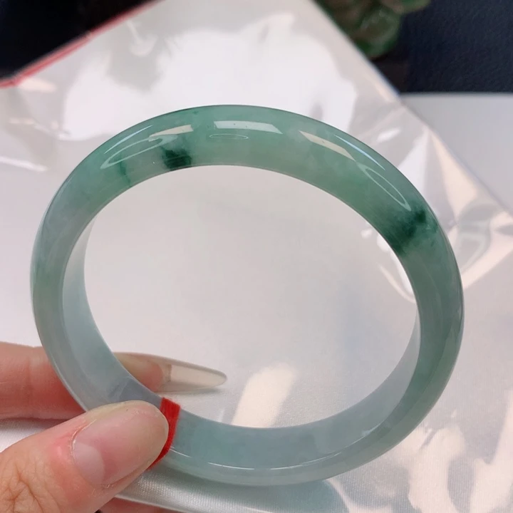 翡翠手镯未镶嵌58圈