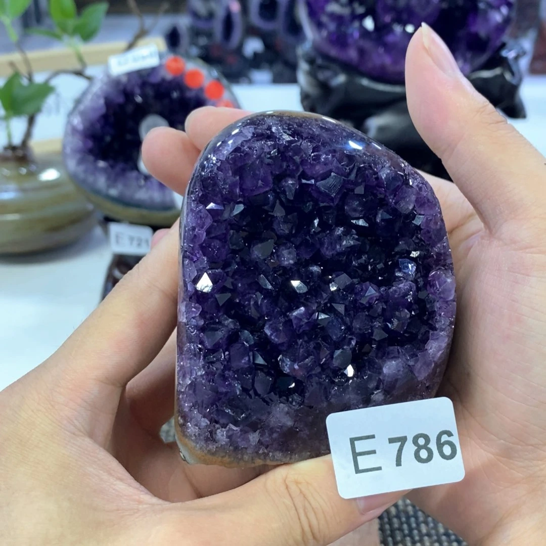 未镶嵌水晶大型摆件（非配饰）