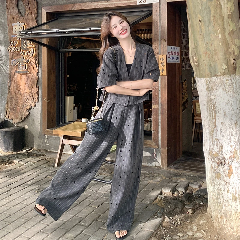灰色条纹短袖西装套装女夏季新款气质通勤慵懒松弛感阔腿裤两件套