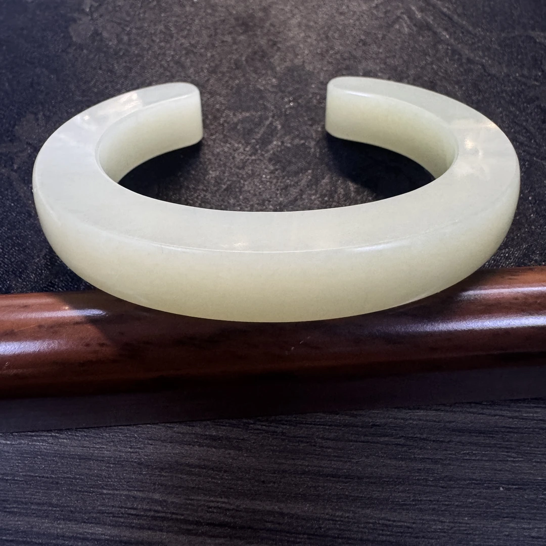 A29480和田玉于田C镯圈口60