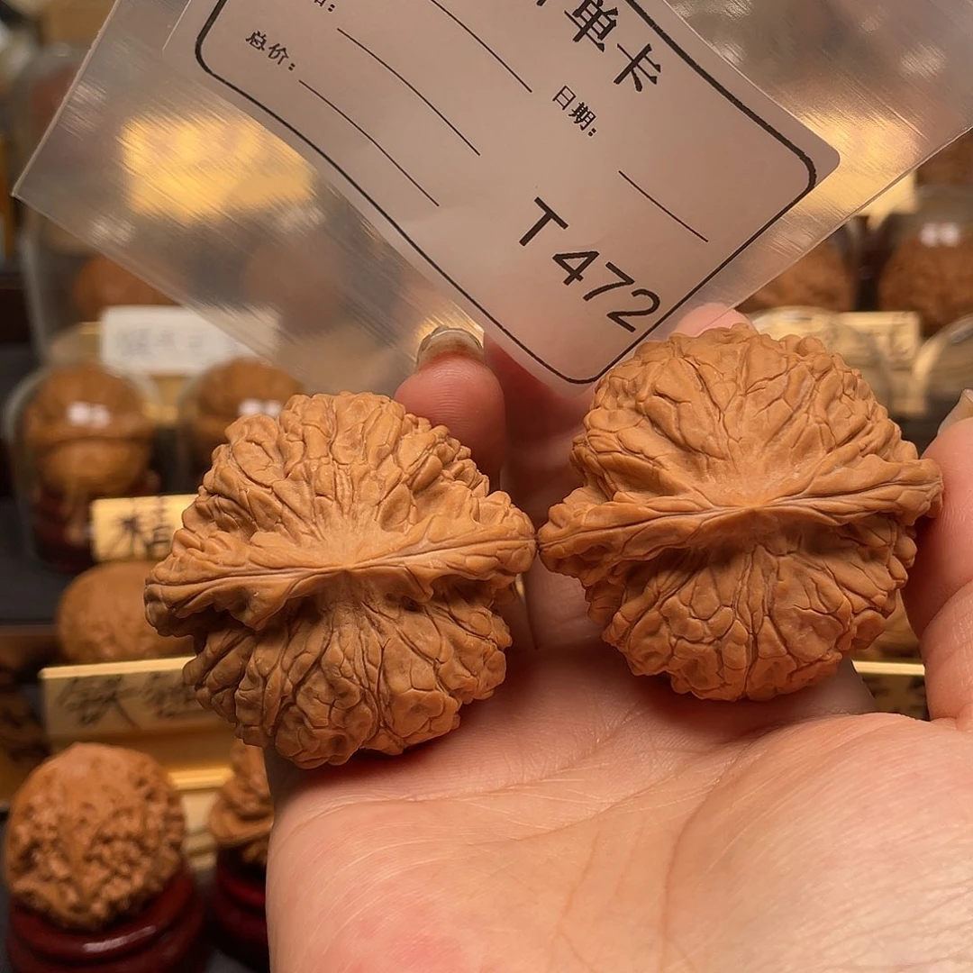 文玩核桃把件龙鼎50。472