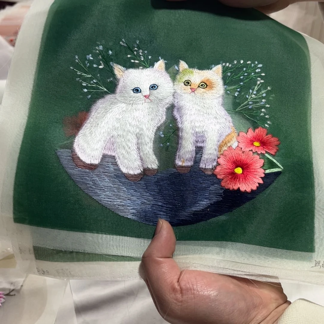 刺绣纯手工制作的一款