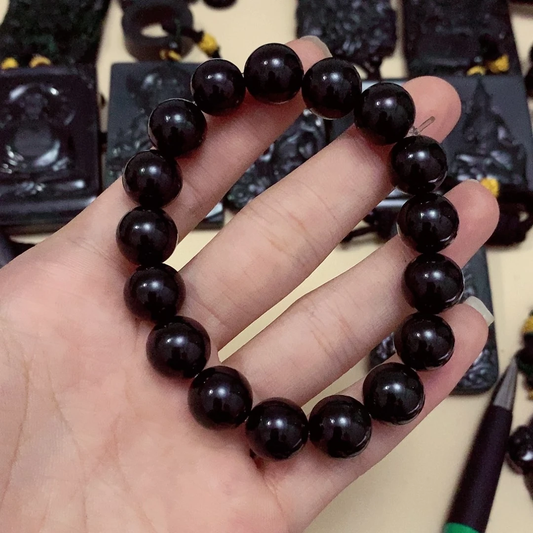 翡翠挂件未镶嵌翡翠