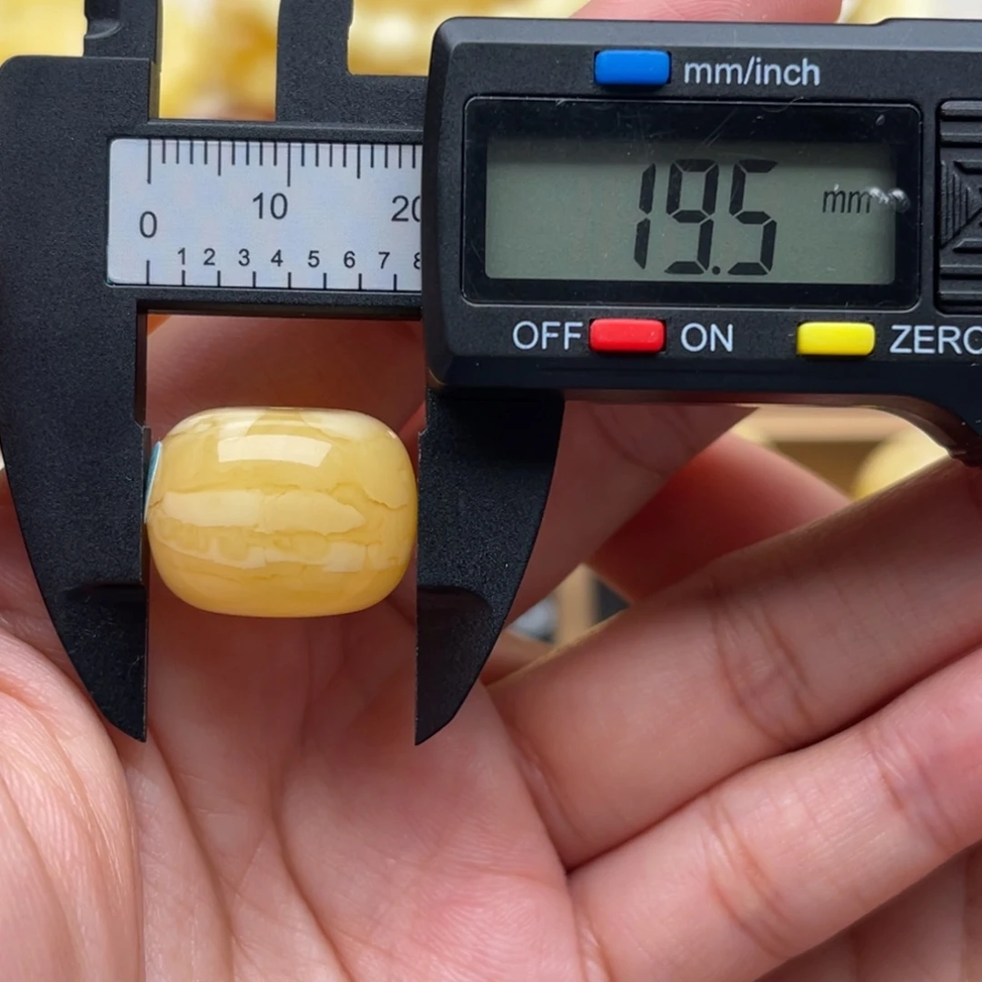 琥珀未镶嵌裸石蜜蜡墩子笑