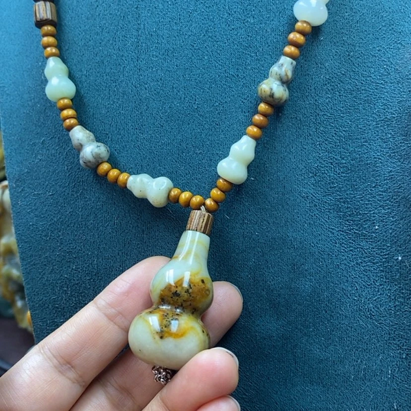 【闪购商品】蛇纹石玉吊坠未镶嵌