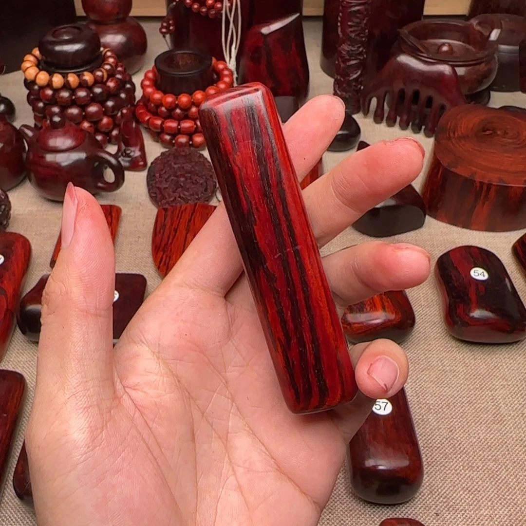 泰***克檀香紫檀（小叶紫檀）