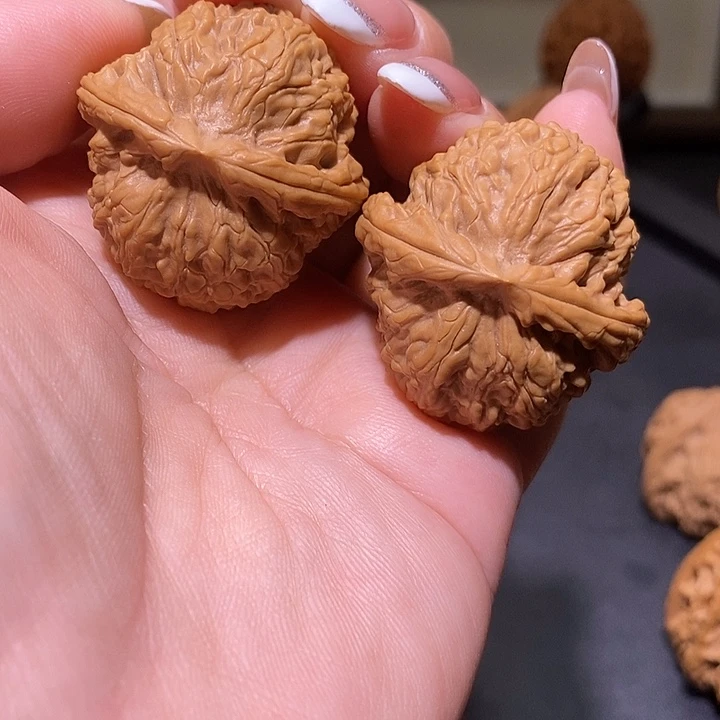 把件文玩核桃35野生麒麟枕情投意合