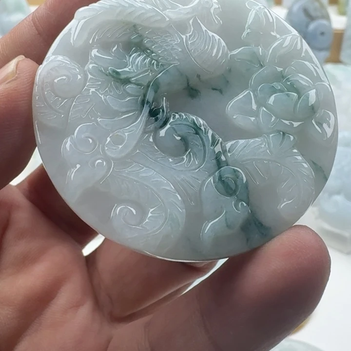 翡翠未镶嵌颈饰天然缅甸A货翡翠