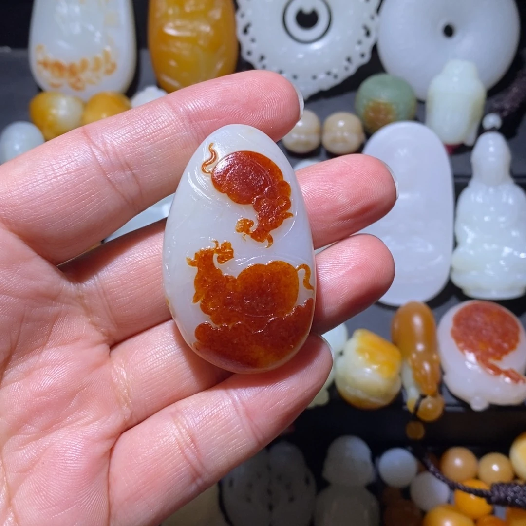 *****和田玉未镶嵌颈饰