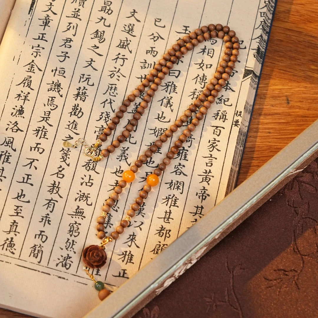 【玫瑰无因】天然印度老山檀4mm玫瑰花手工雕刻蜜蜡s925项链