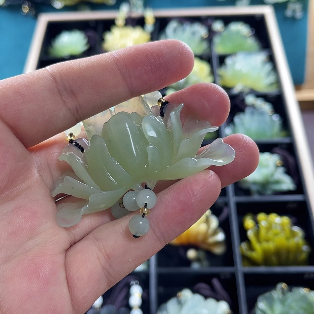 蛇纹石玉颈饰未镶嵌清*