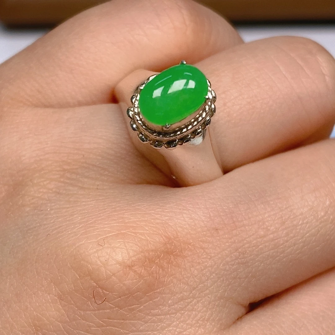 翡翠戒指未镶嵌翡翠