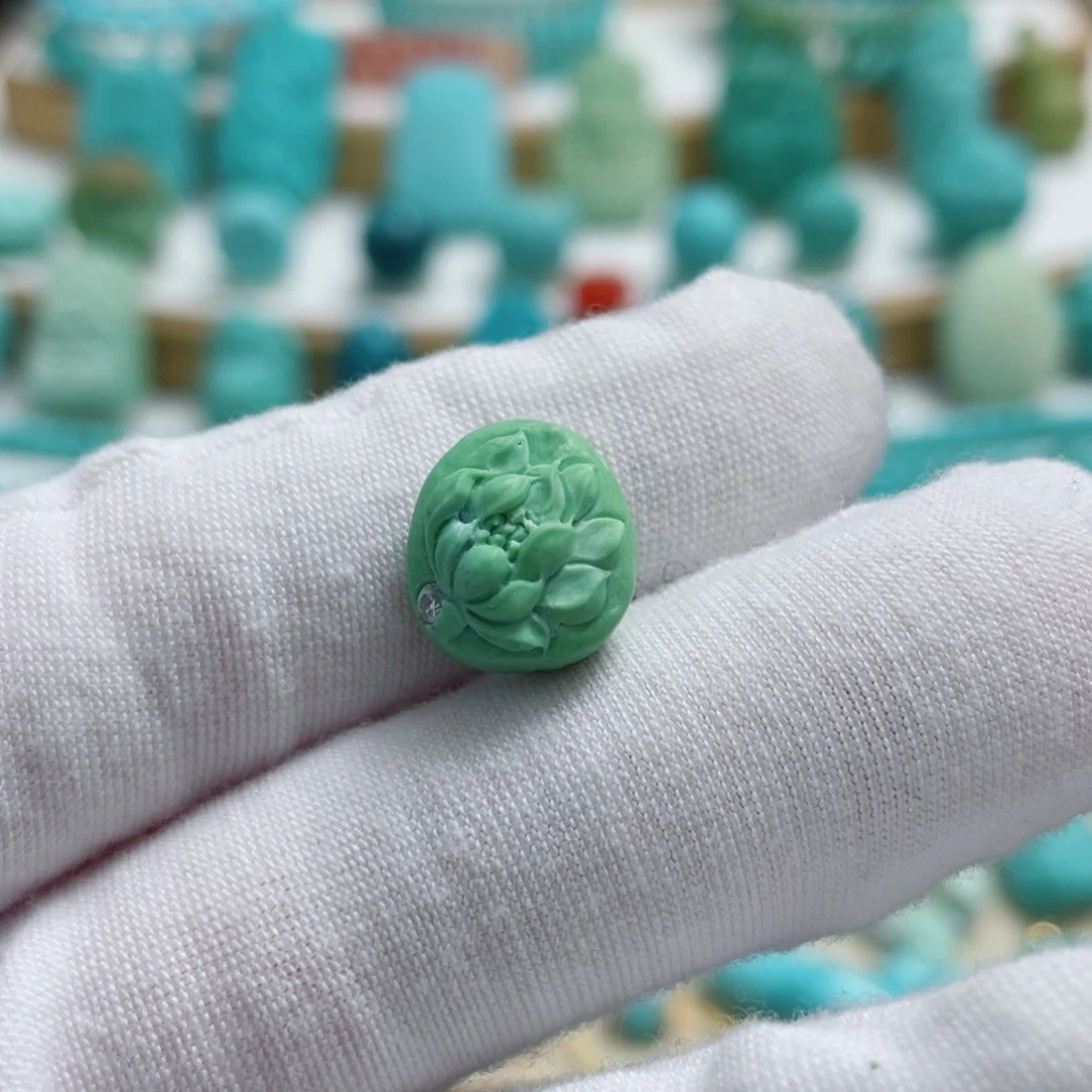 绿松石未镶嵌珠宝奇石