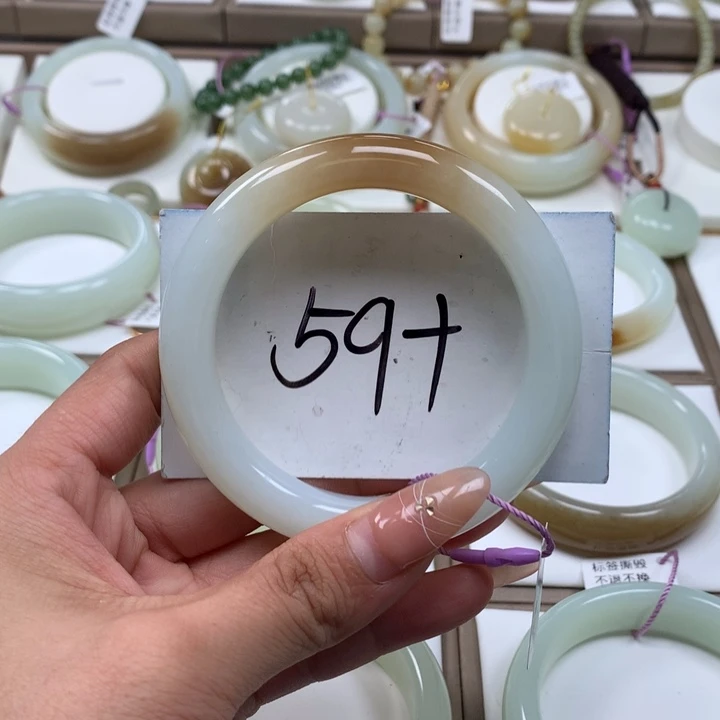 未镶嵌手镯和田玉