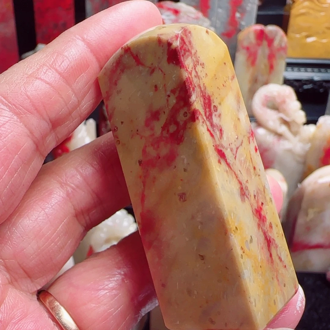 昌化石昌化鸡血石