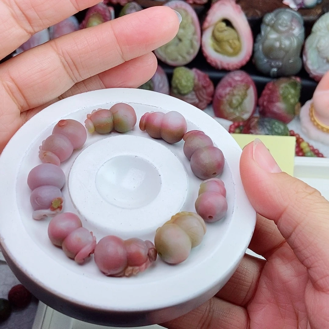 未镶嵌石英质玉（盐源）珠宝半成品