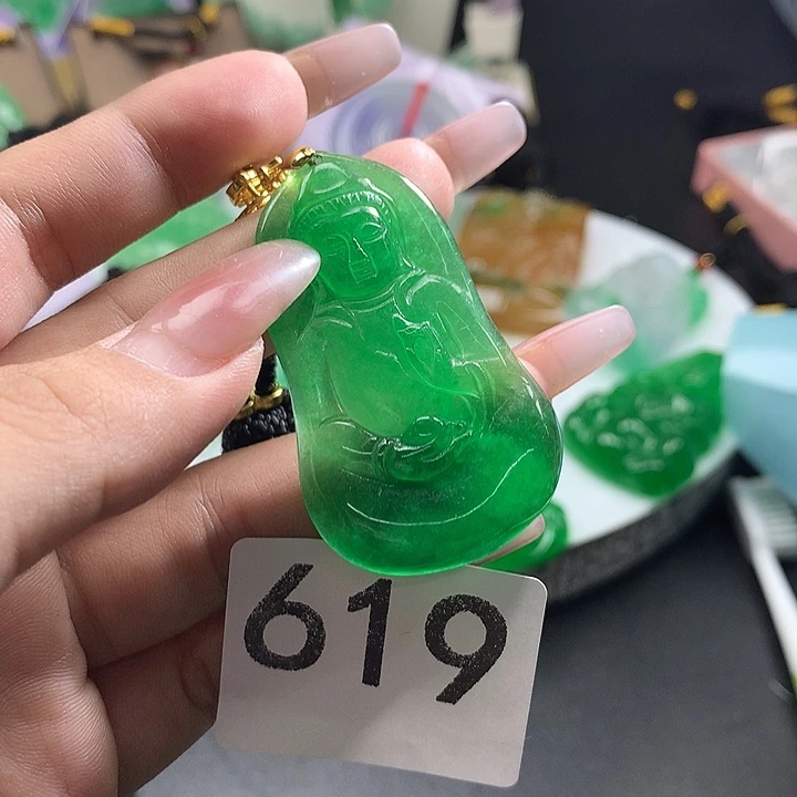 翡翠未镶嵌颈饰翡翠