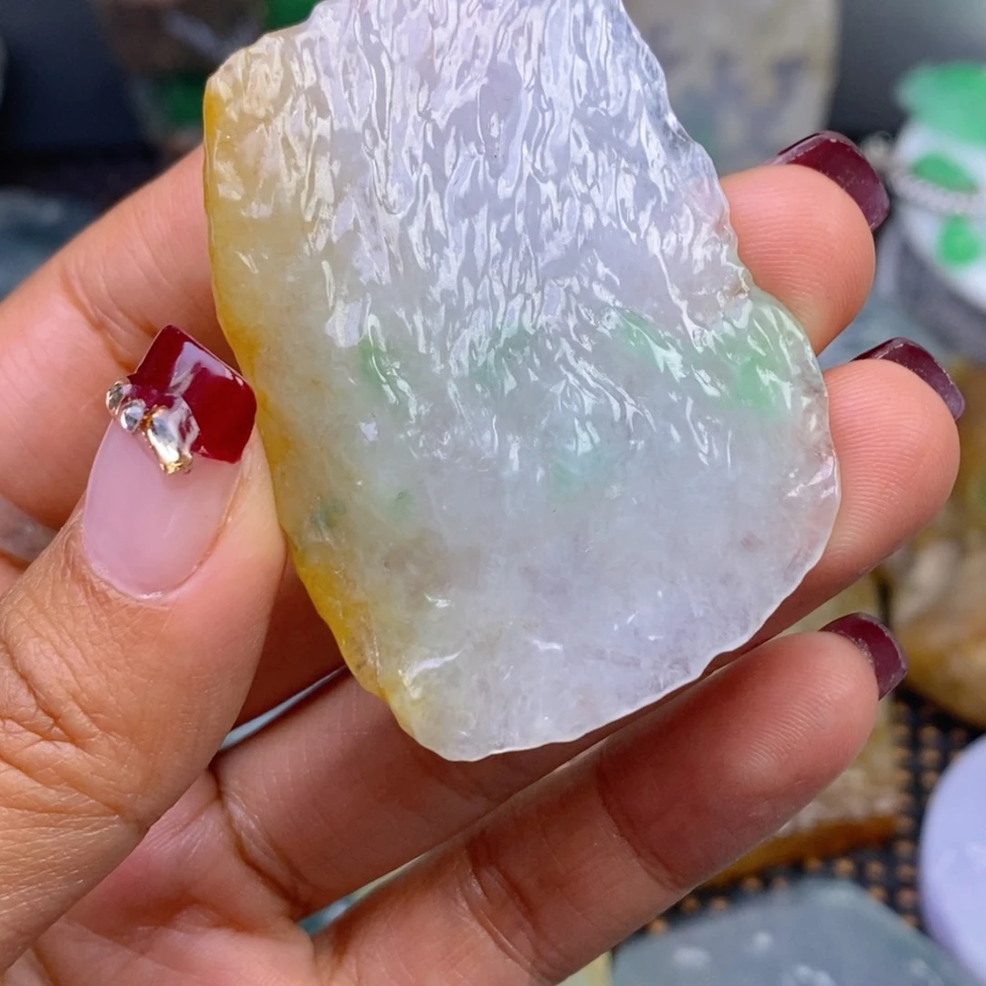 翡翠颈饰未镶嵌翡翠