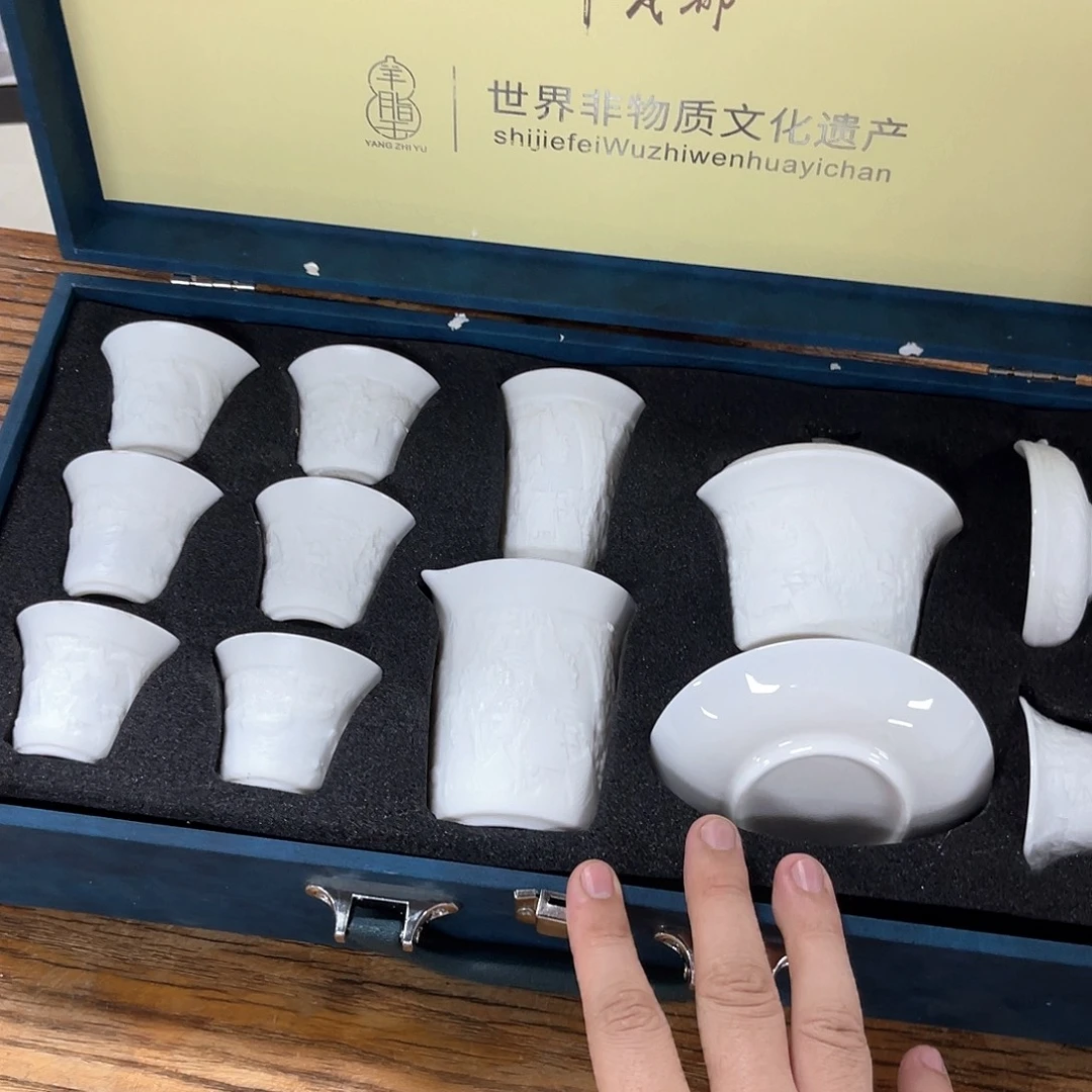 孤品茶具套装等。