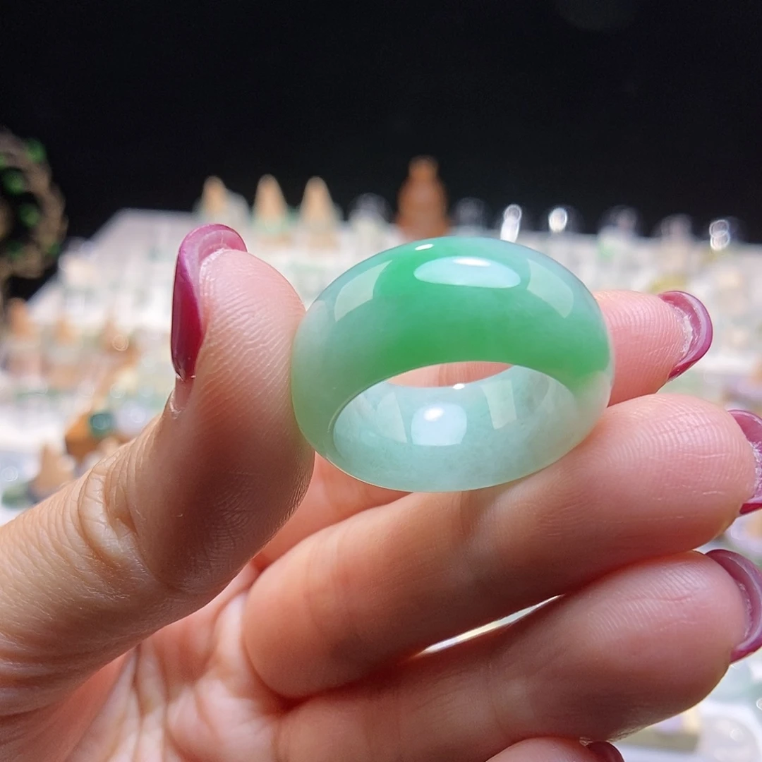 翡翠未镶嵌戒指19号白底青戒指