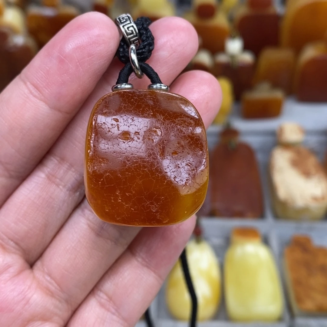 蜜蜡未镶嵌珠宝奇石