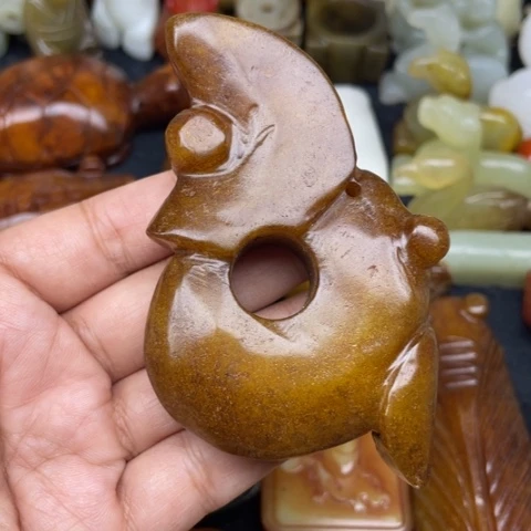 未镶嵌蛇纹石玉颈饰16