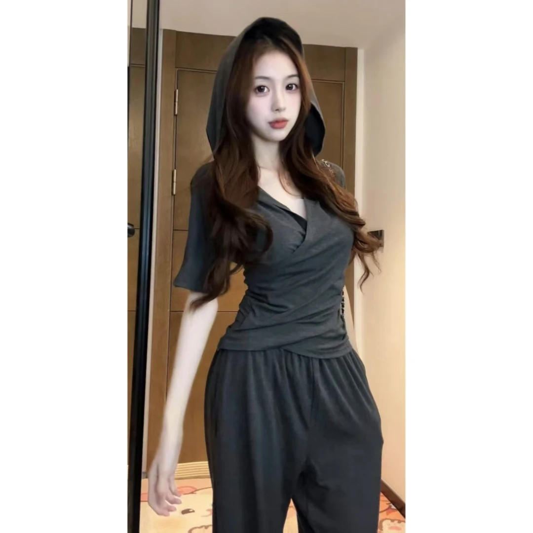 【XIAOBAWANG】时尚V领高级感不规则短袖显瘦阔腿裤两件套T3