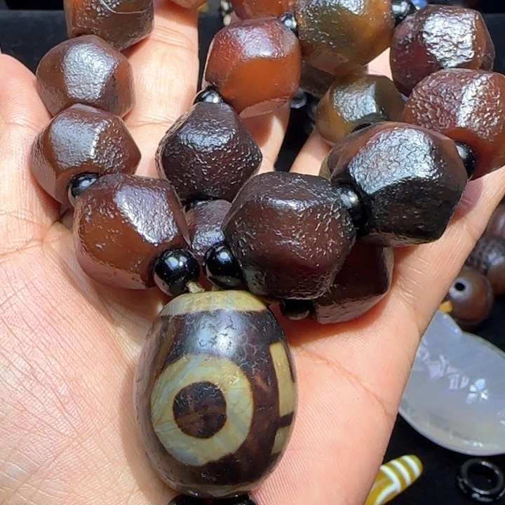 玛瑙/玉髓颈饰未镶嵌