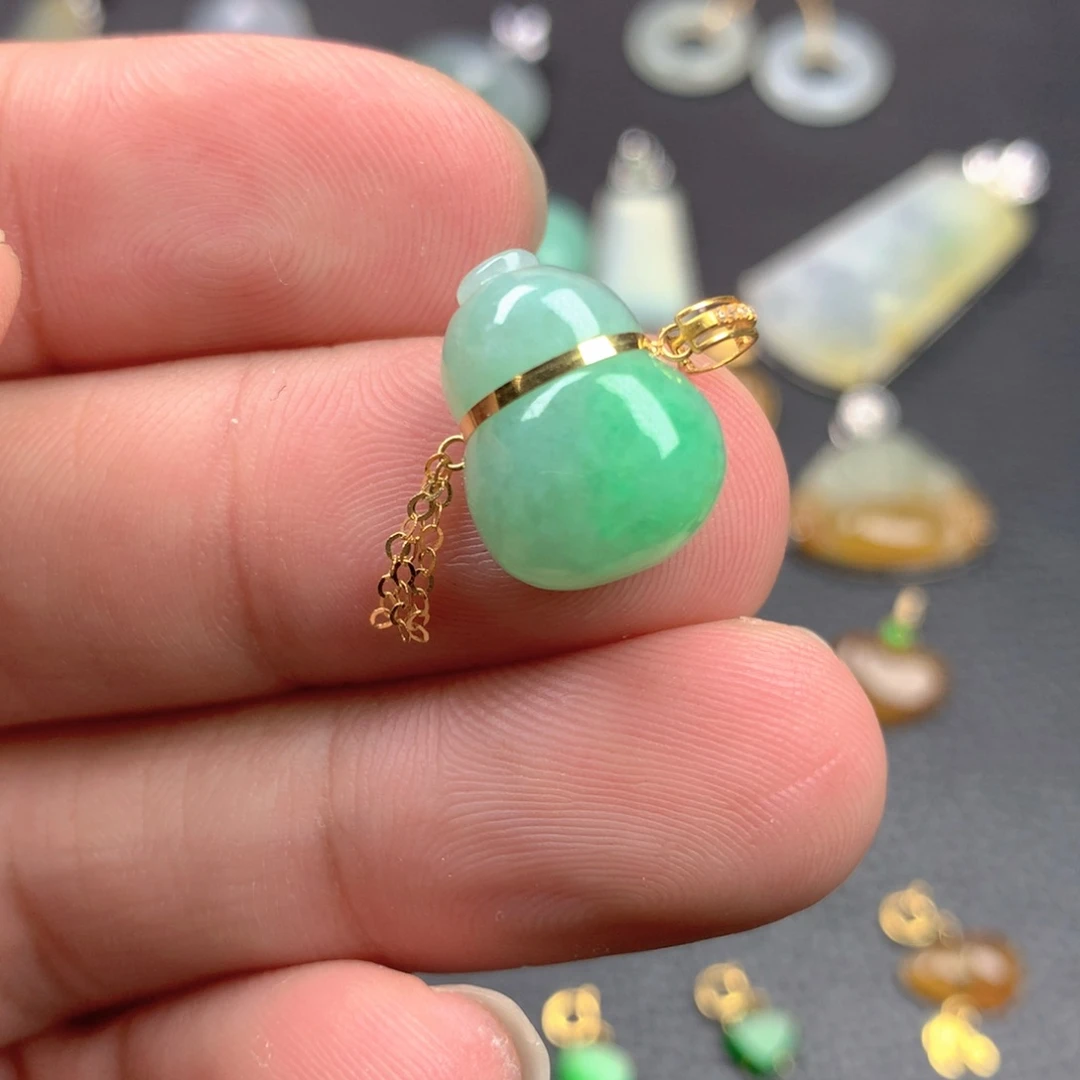 【闪购商品】颈饰18K金镶嵌翡翠翡翠