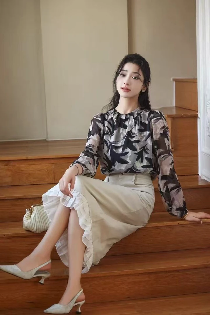 印花长袖衬衫法式气质百搭宽松设计感时尚女装春季上衣