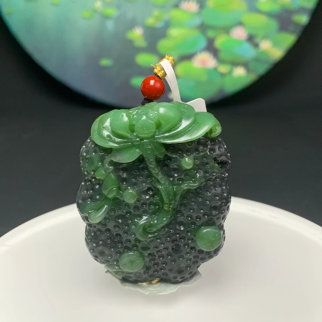 H024珠宝玉石精选和田玉吊坠