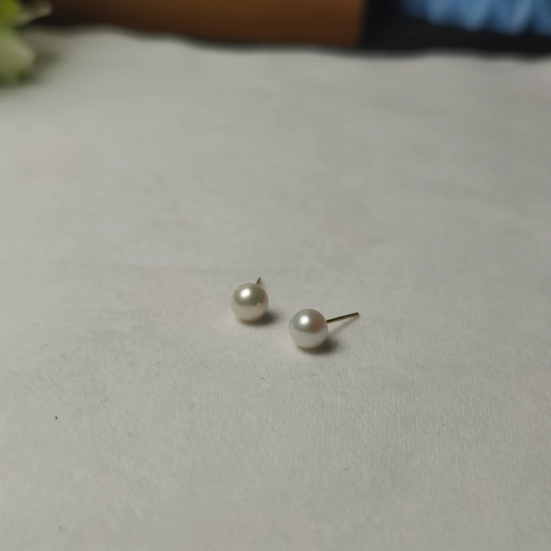 约6-7mm珍珠S925银耳钉