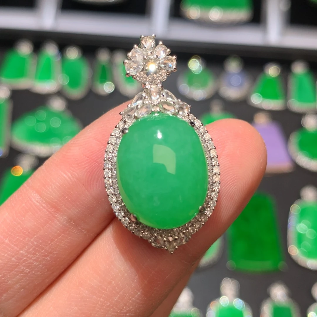 翡翠颈饰18K金镶嵌翡翠