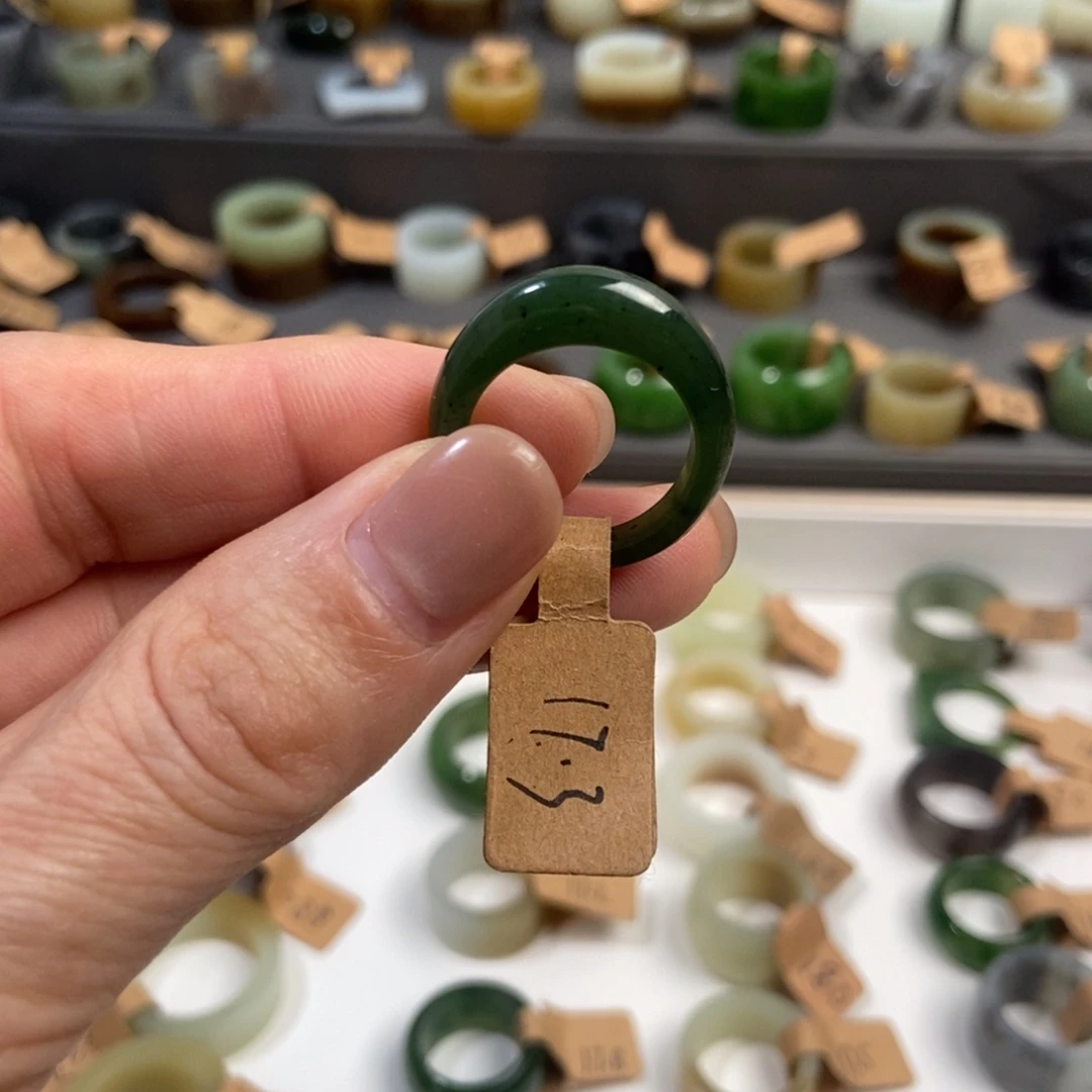 和田玉未镶嵌戒指