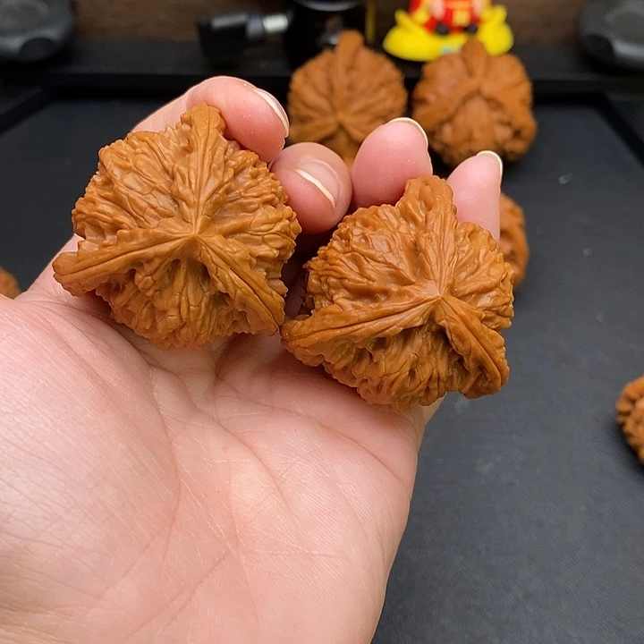阎***慧把件文玩核桃白奔