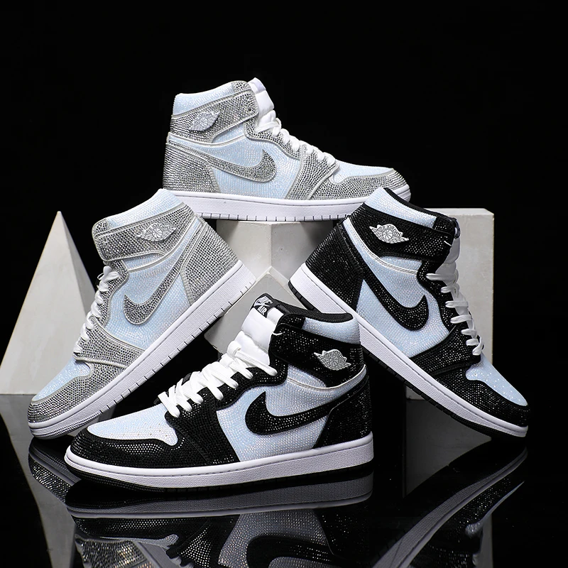 NIKE/耐克定制球鞋Air Jordan1高帮银白黑白球鞋AJ满天星满钻板鞋
