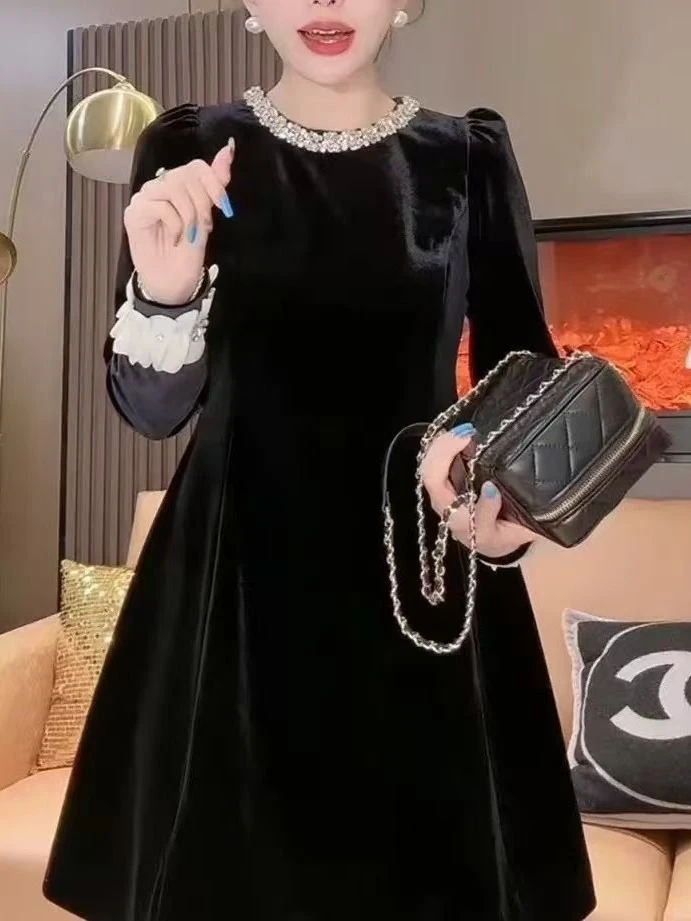 大码女装气质金丝绒小黑裙丝绒显瘦时尚2024钉珠重工连衣裙新款