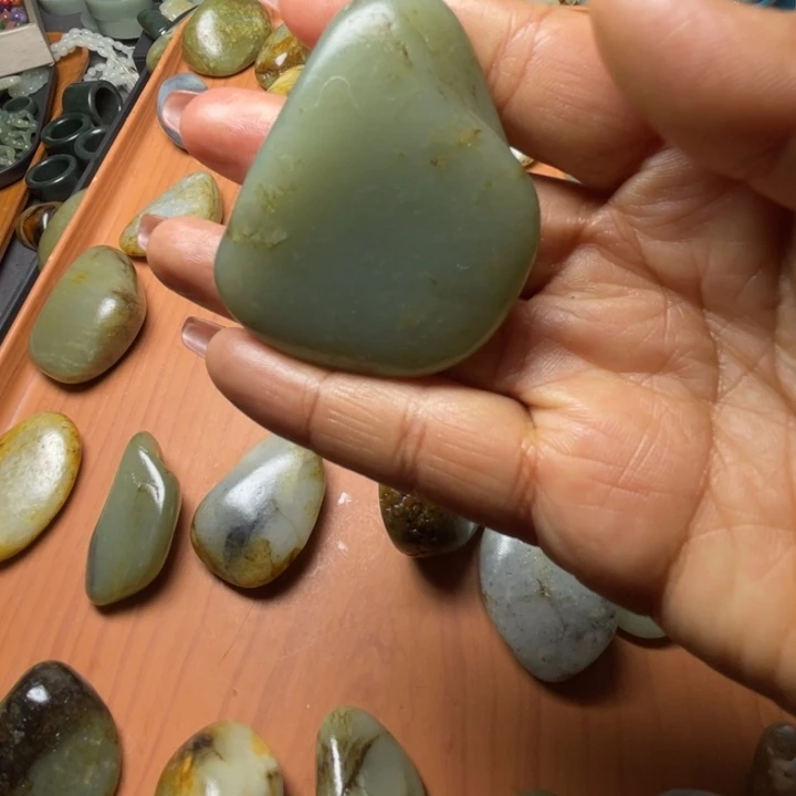 软玉未镶嵌珠宝奇石