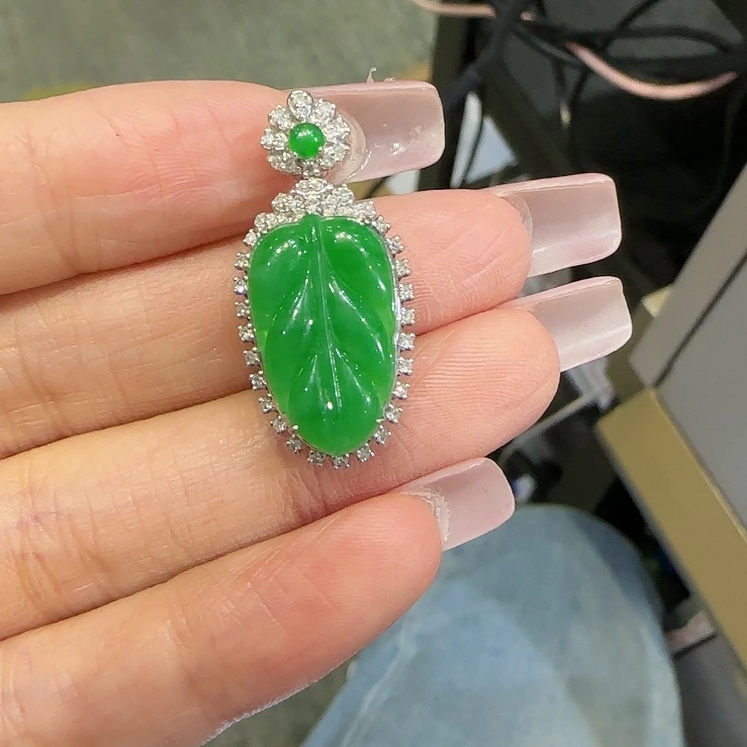【闪购商品】翡翠18K金镶嵌颈饰猪*子天然缅甸A货翡翠