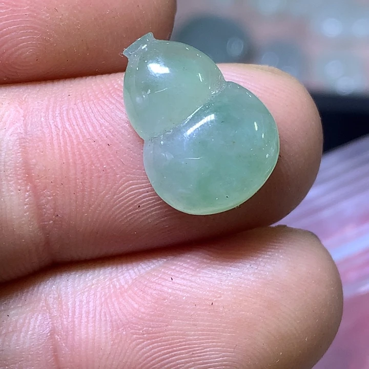 翡翠未镶嵌颈饰带翠湖路