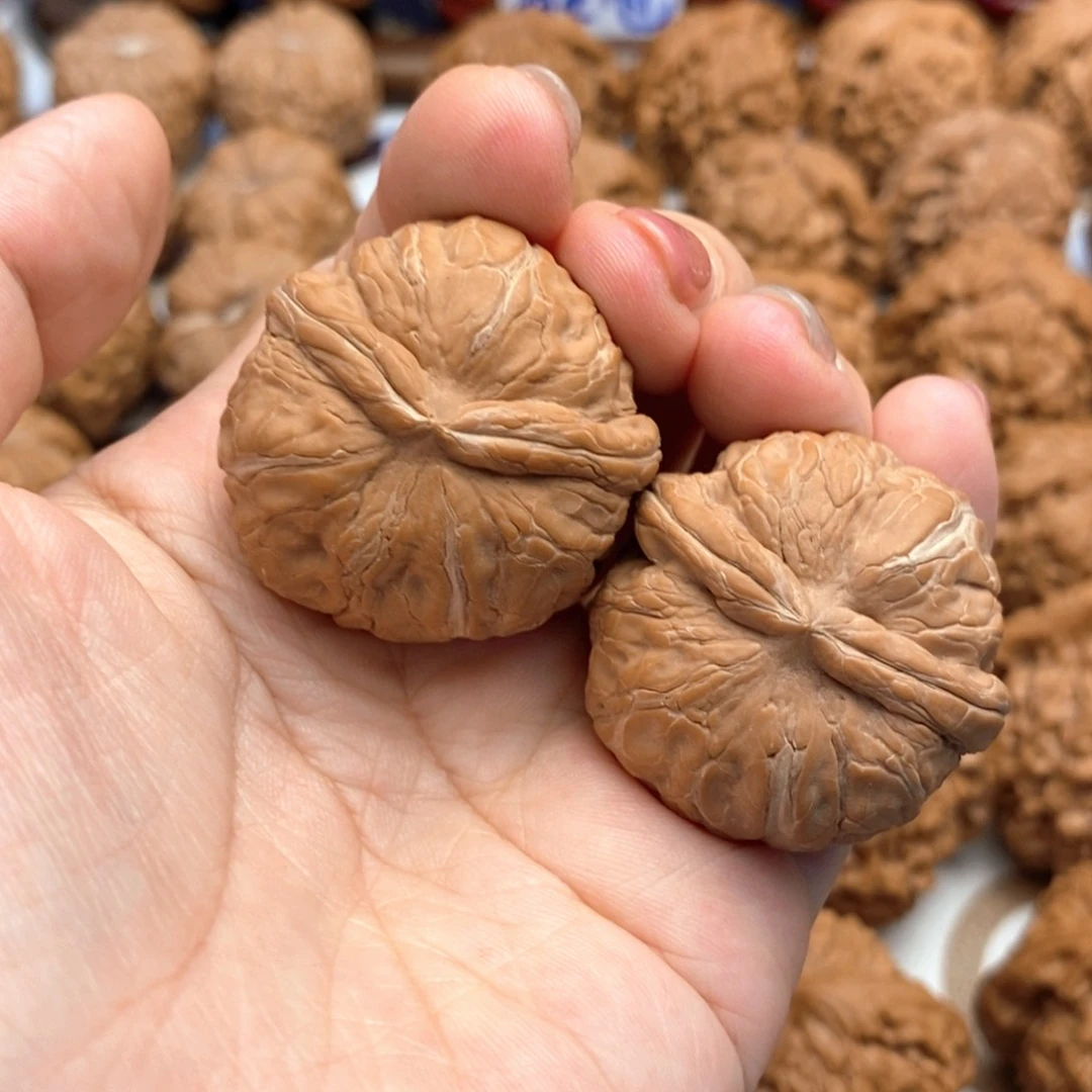 【闪购商品】文玩核桃把件元宝富甲天下