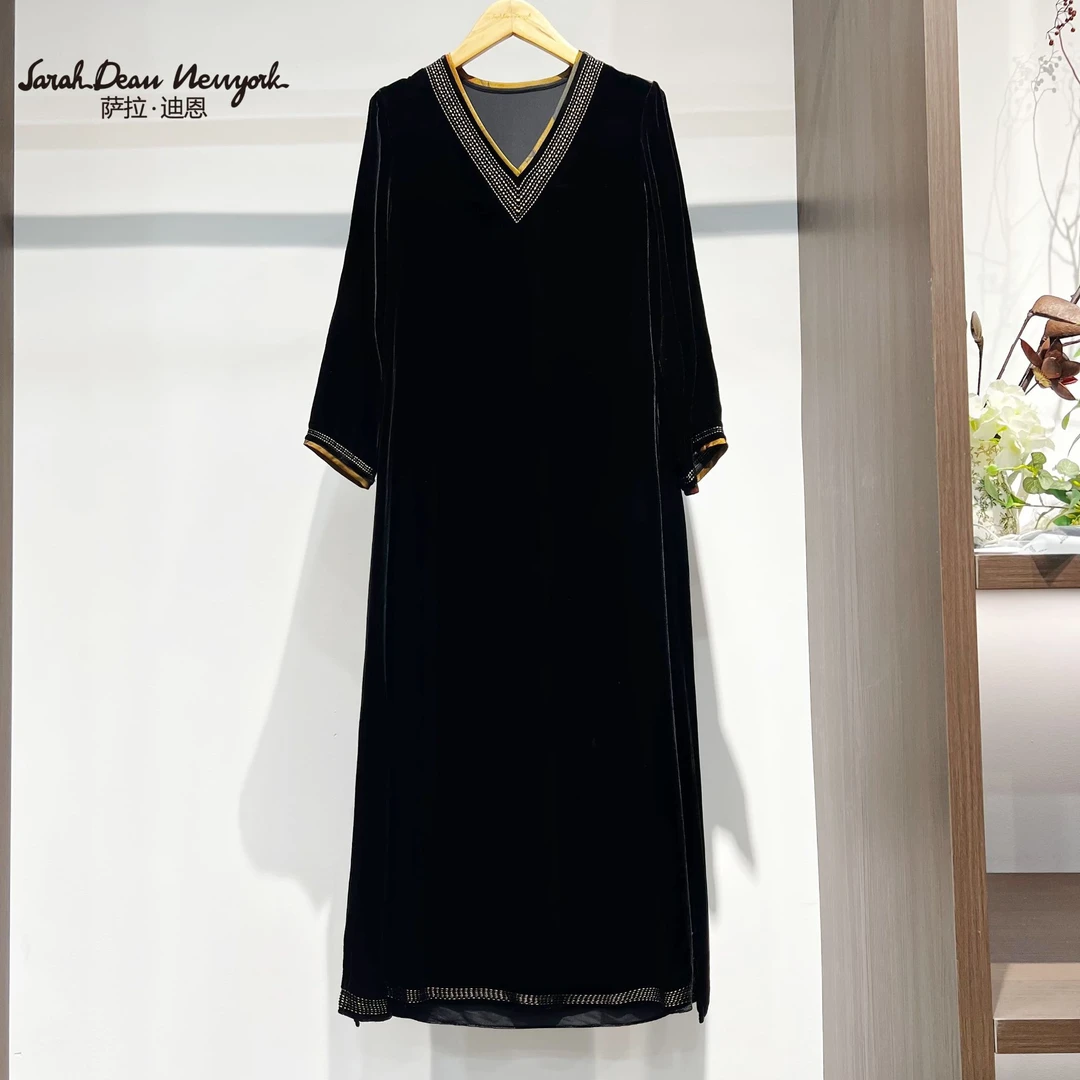 【萨拉迪恩】桑蚕丝丝绒v领重工气质高端大牌连衣裙