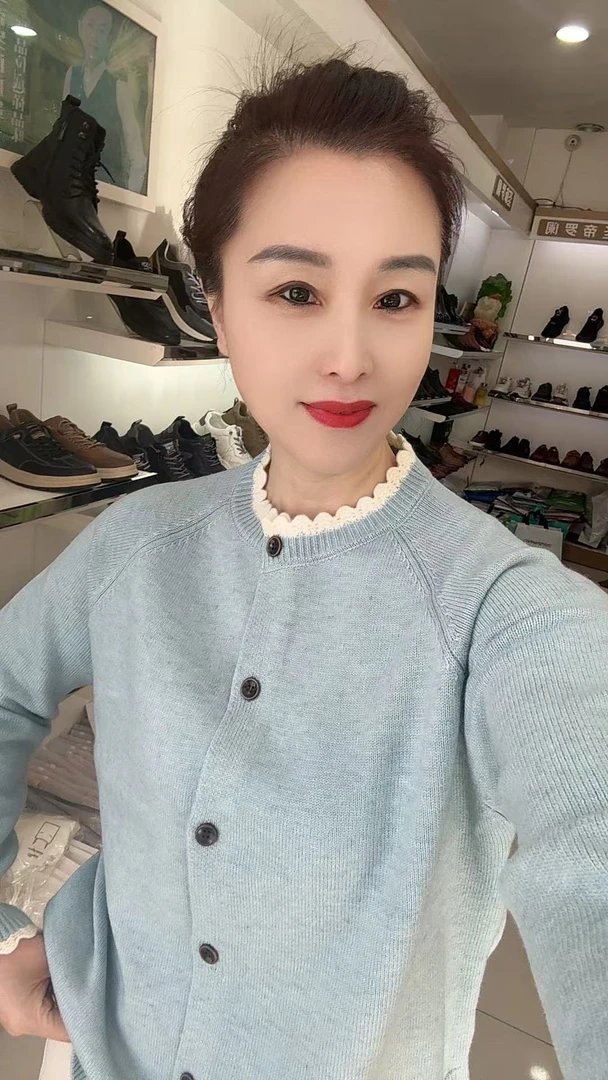 花边领三色百搭洋气小衫