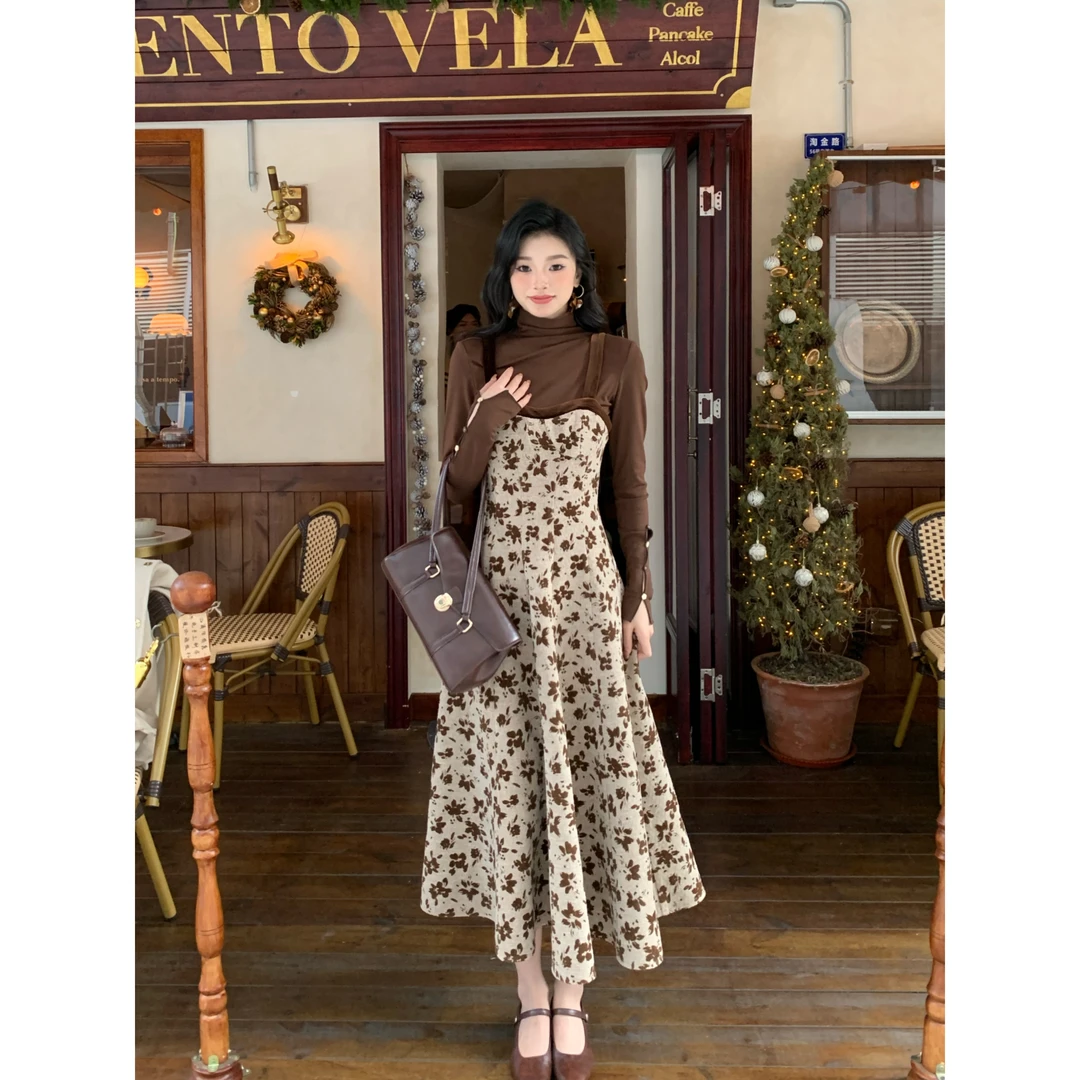 【锦绣 】秋冬新款复古时尚气质设计感赫本风碎花连衣裙套装#1198