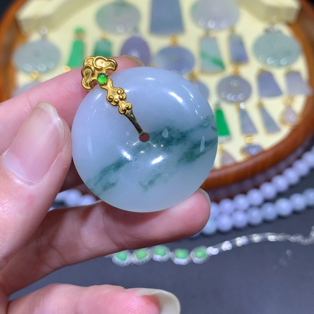 翡翠吊坠(不含链)18K金镶嵌