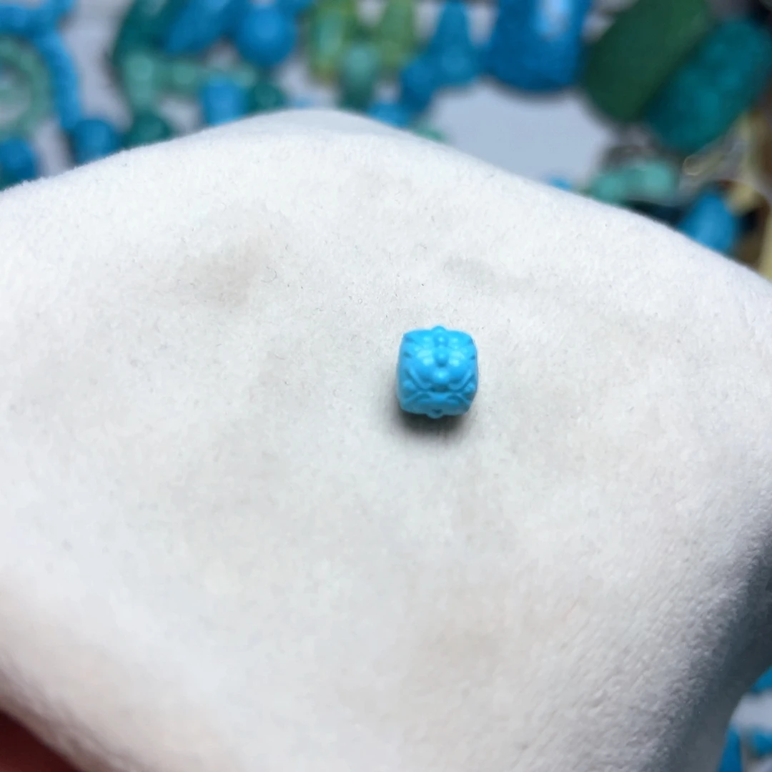 卡8+蓝色并蒂莲珠子