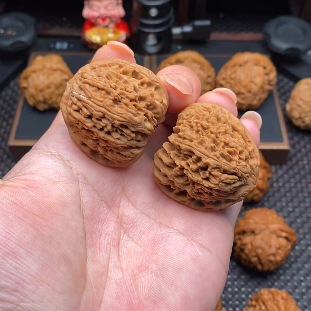 文玩核桃把件全品白茬南疆石39尺