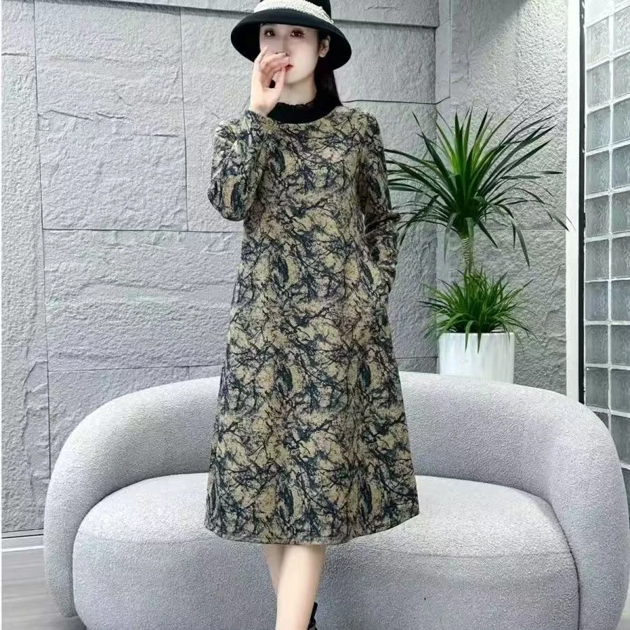 8612-春秋妈妈加绒加厚新款连衣裙中长款宽松遮肉保暖打底裙子