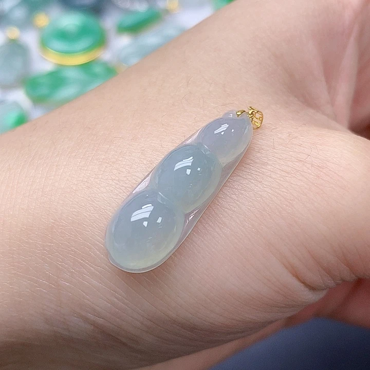 颈饰18K金镶嵌翡翠天然A货