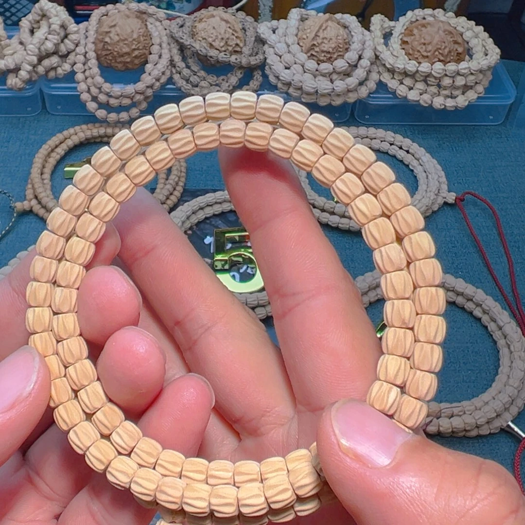 伟***霆柏香籽/百香籽吊坠